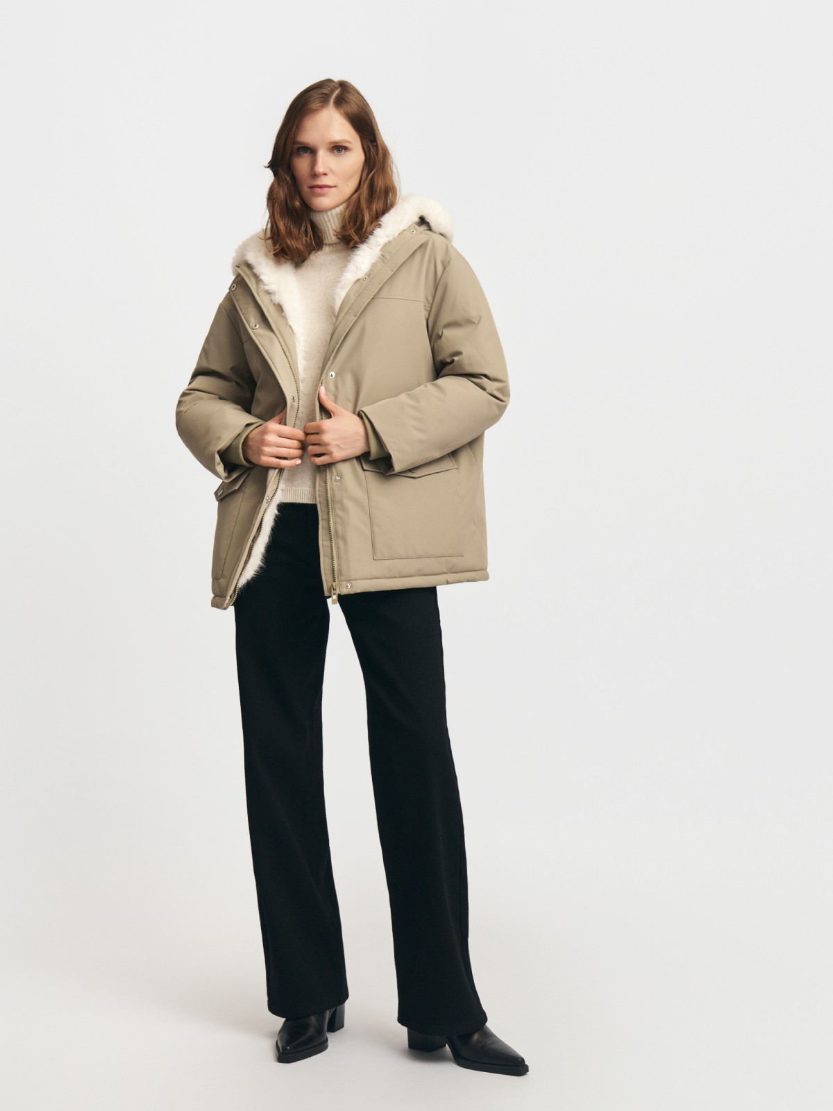 Тёплая куртка-парка с капюшоном