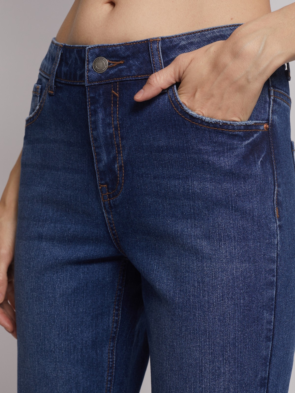 Джинсы силуэта Bootcut