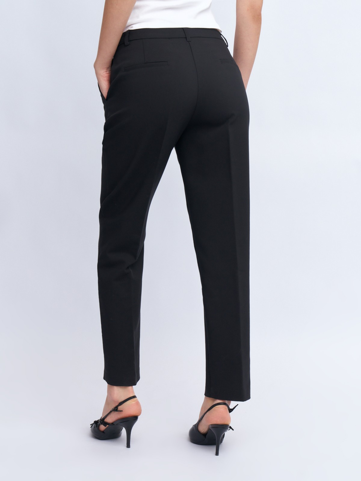 Офисные брюки силуэта Slim со стрелками