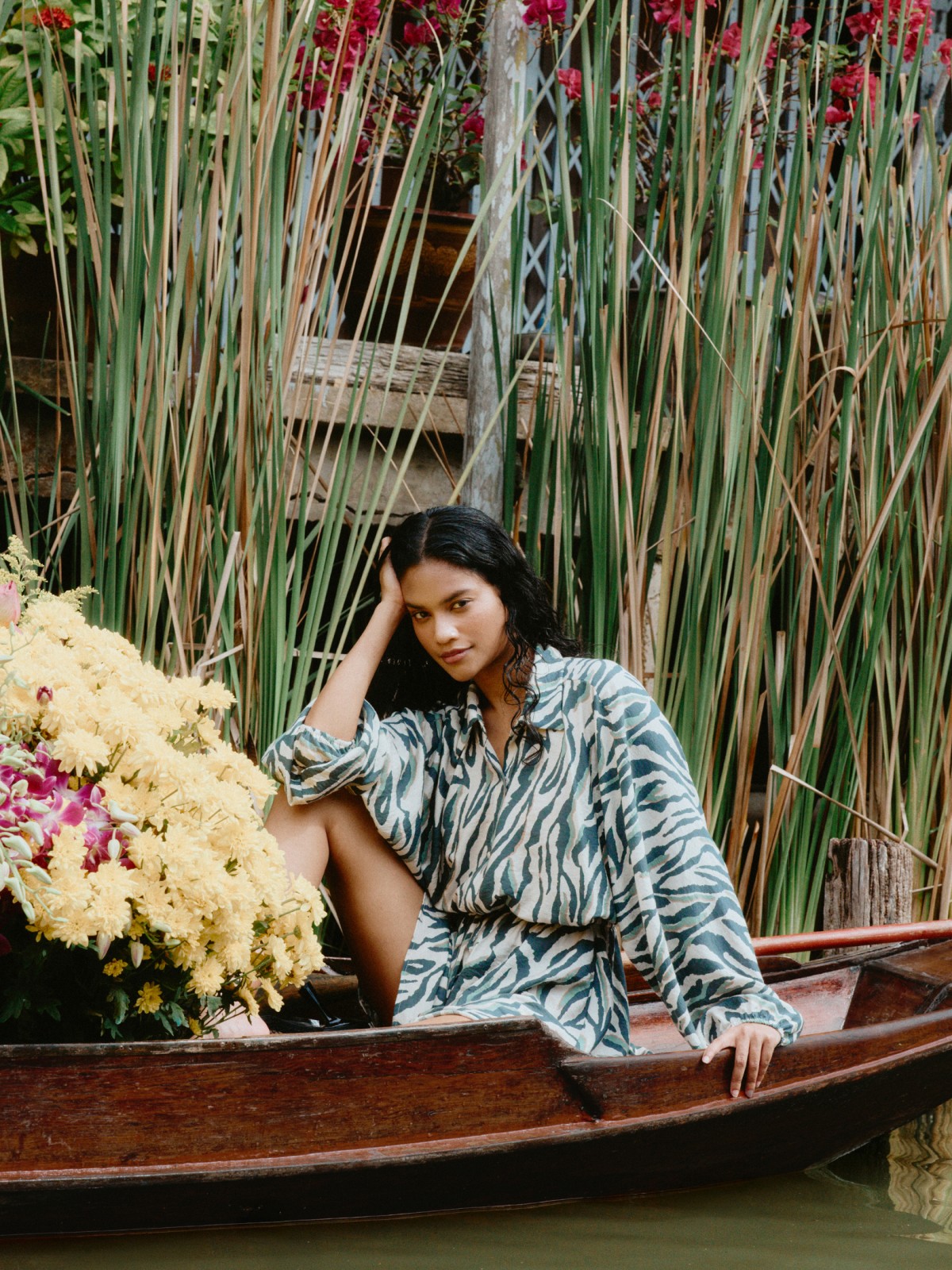 Платье-рубашка на кулиске с принтом