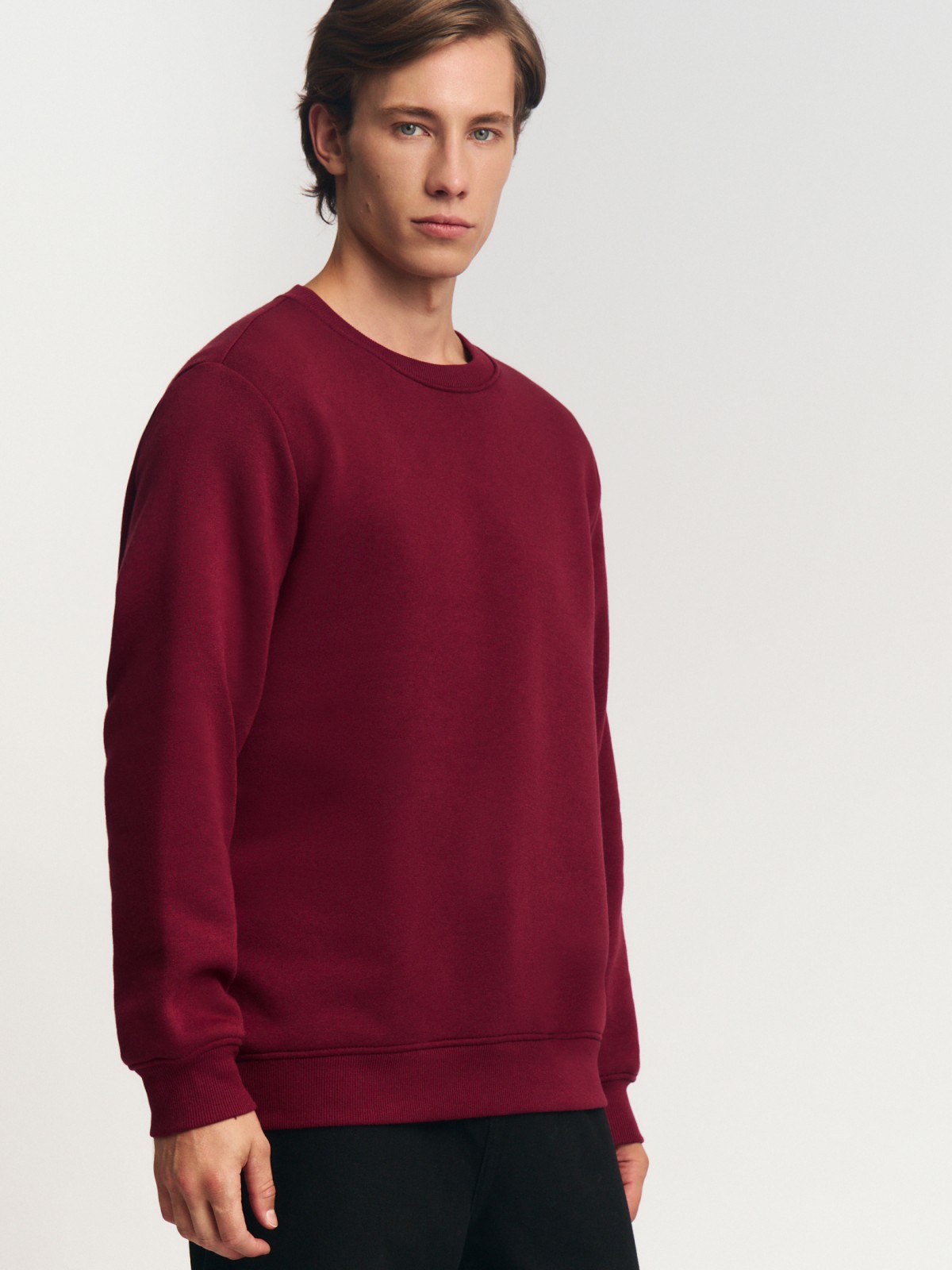 Утеплённый свитшот прямого кроя с длинным рукавом