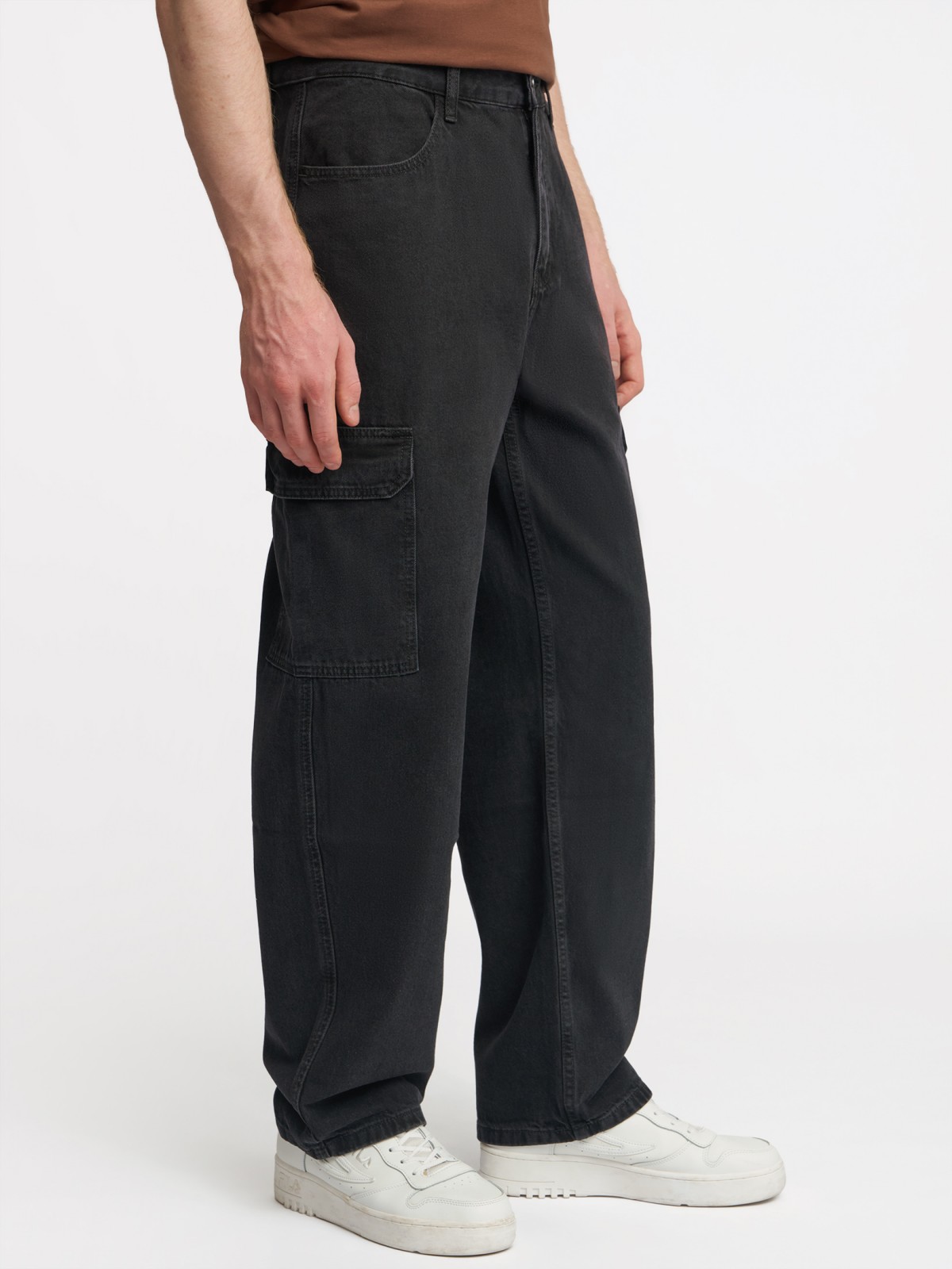 Джинсы прямого фасона с карманом карго