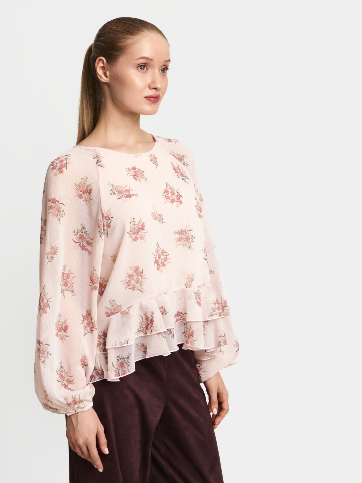 Шифоновая блузка с воланами