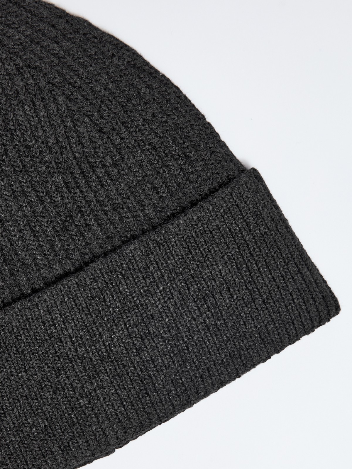 Вязаная шапка-бини из хлопка с отворотом