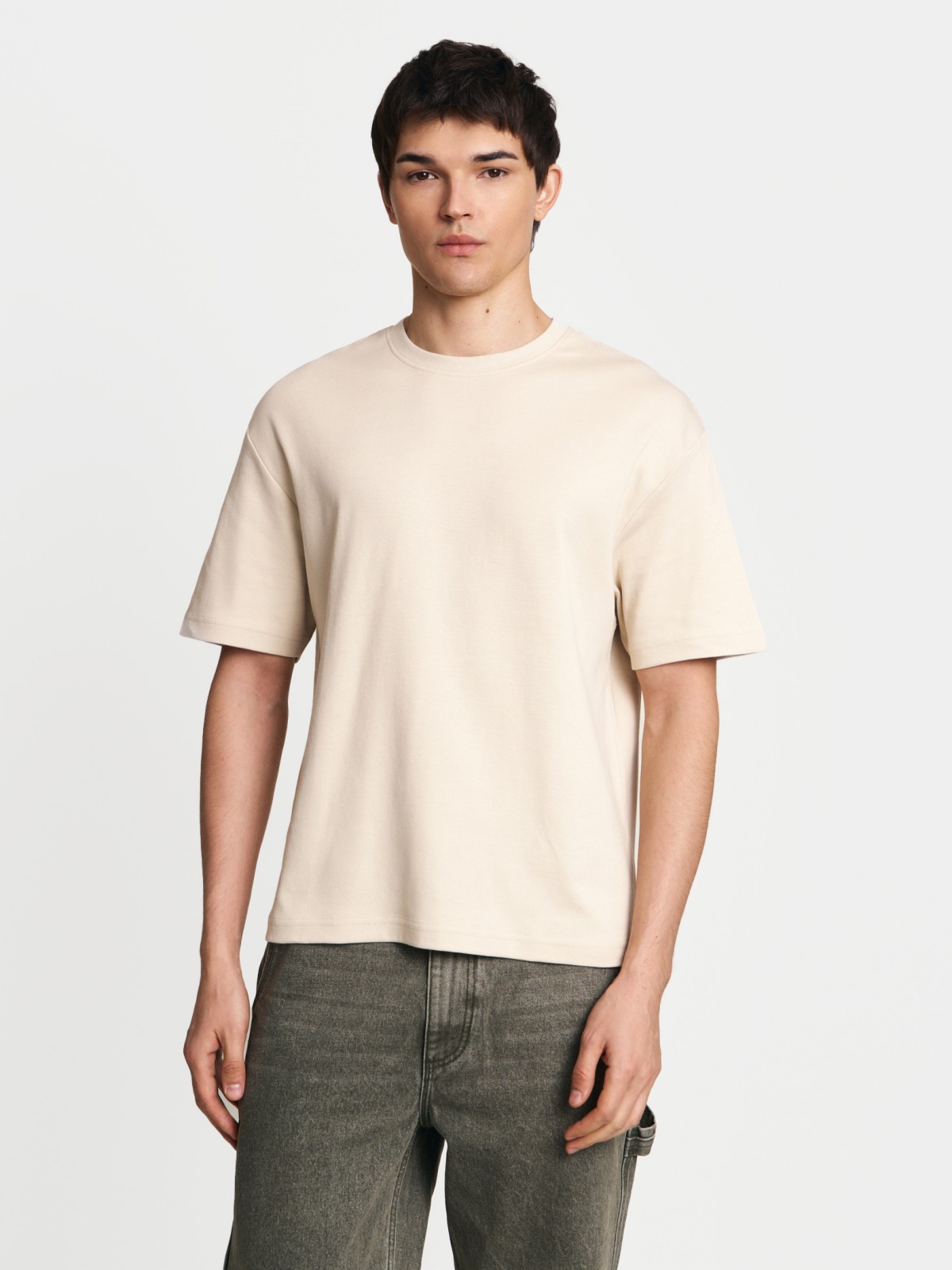 Однотонная базовая футболка из хлопка