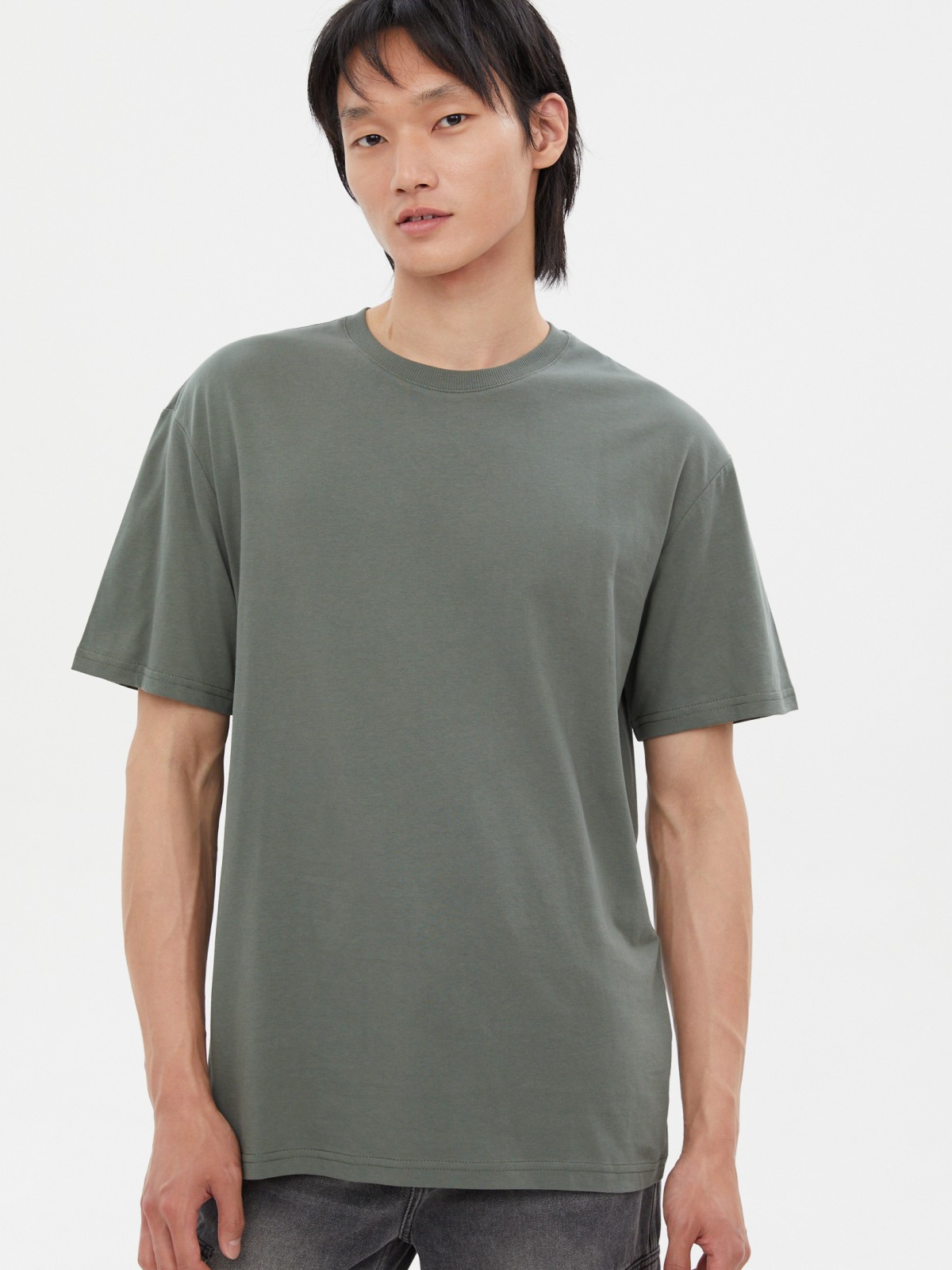 Однотонная базовая футболка из хлопка