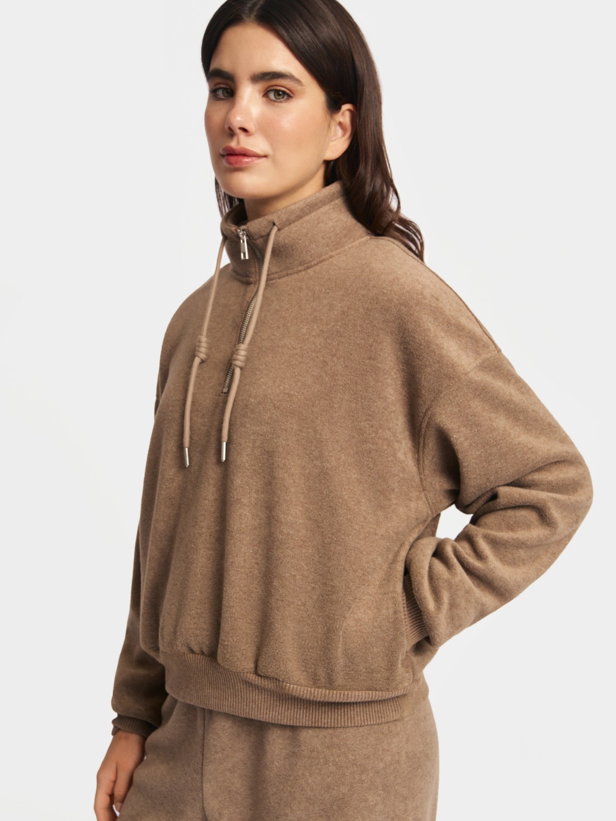 Свитшот с воротником-стойкой на молнии