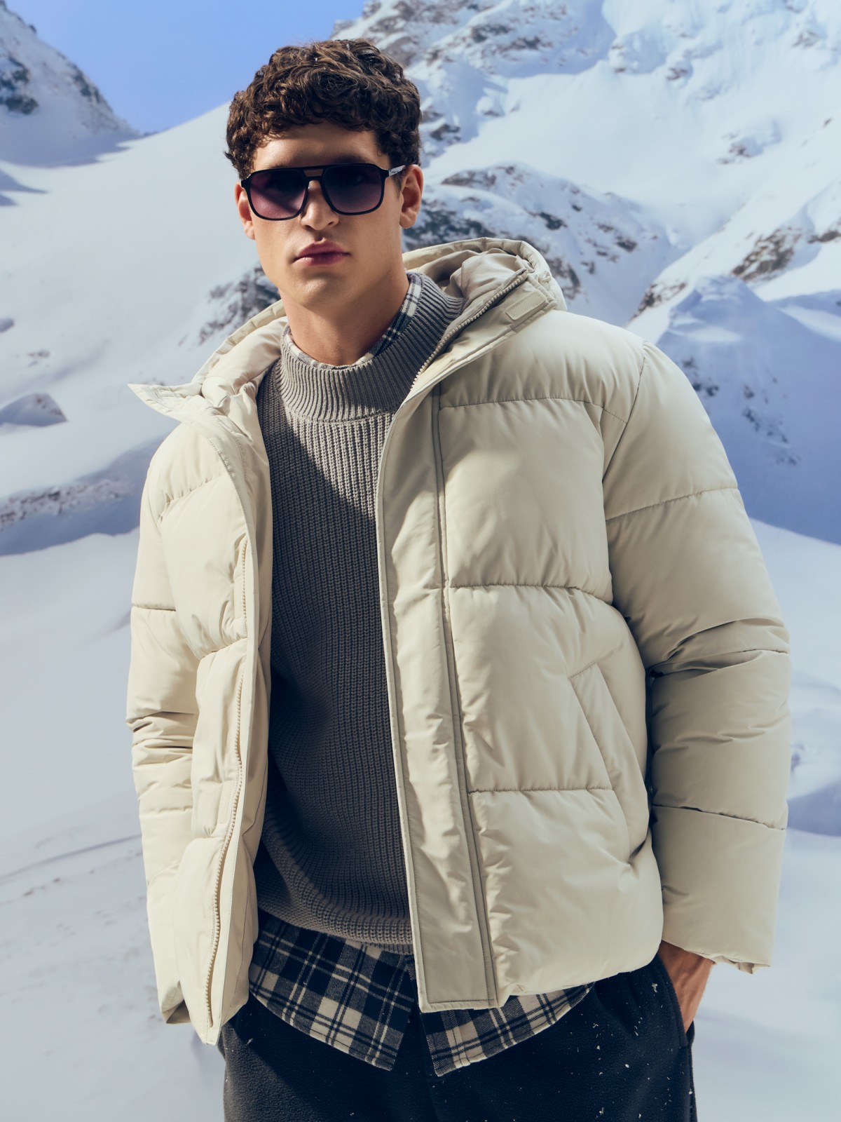 Тёплая стёганая куртка с капюшоном