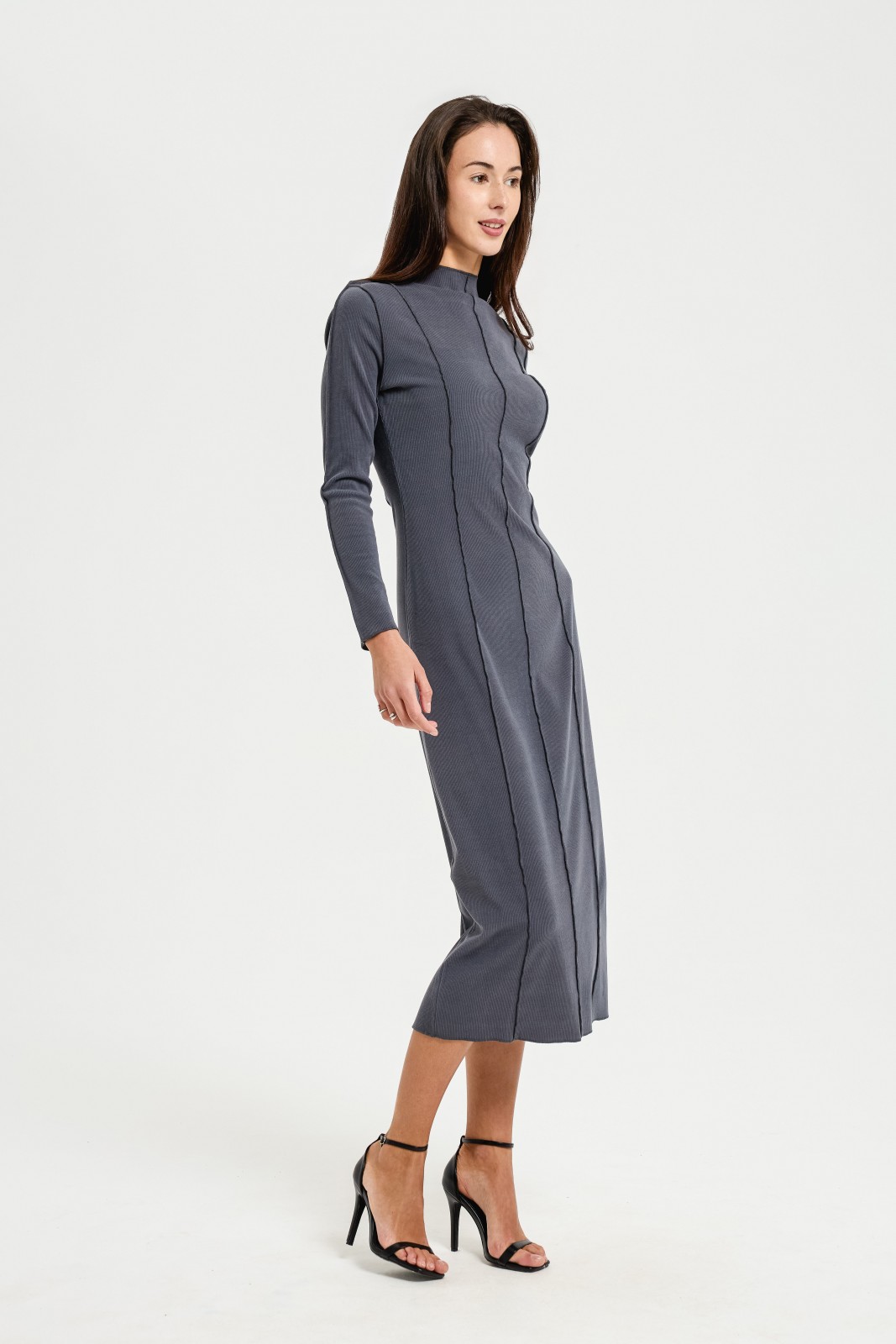 Трикотажное платье с длинным рукавом