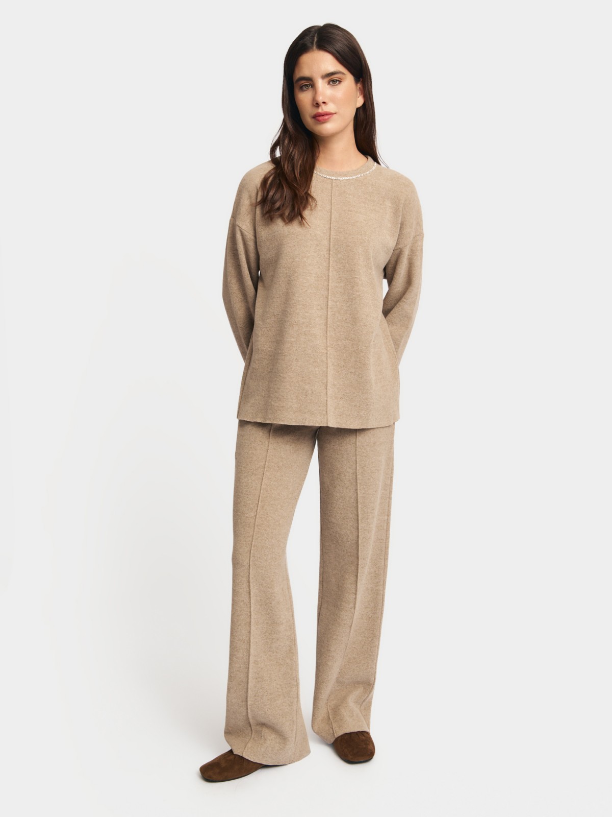 Трикотажные брюки на резинке со стрелками