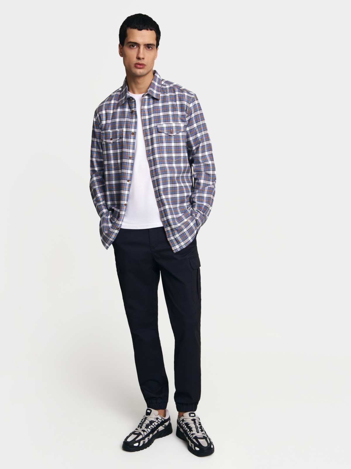 Брюки джоггеры из хлопка с карманами карго