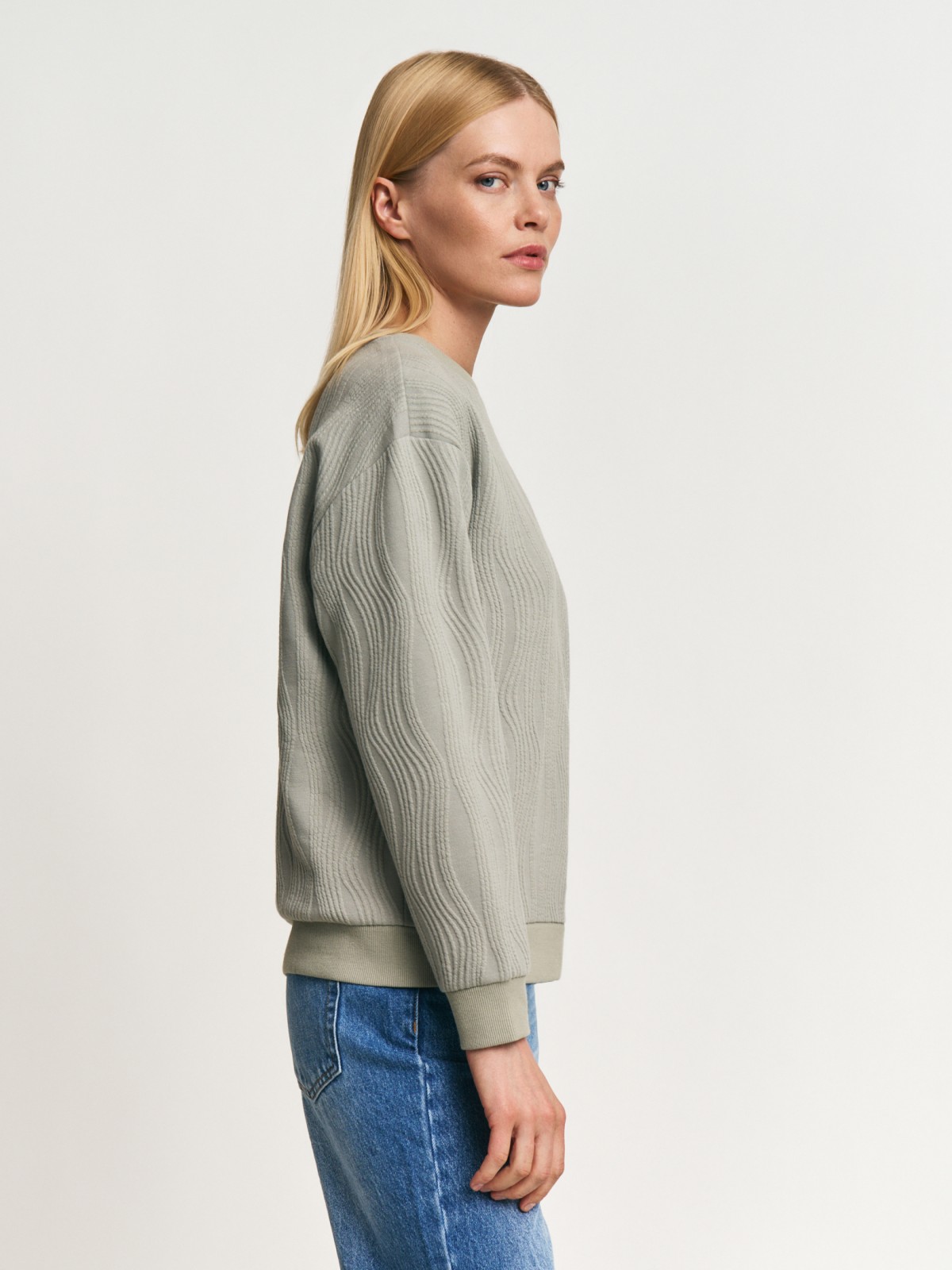 Трикотажный свитшот с фактурным узором