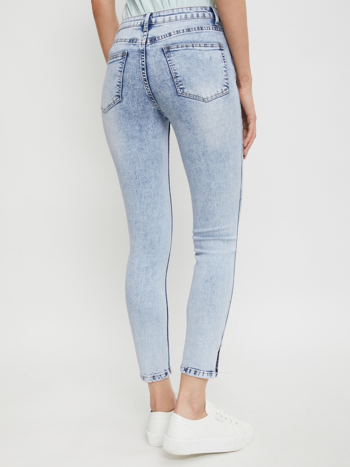 Джинсы силуэта Skinny