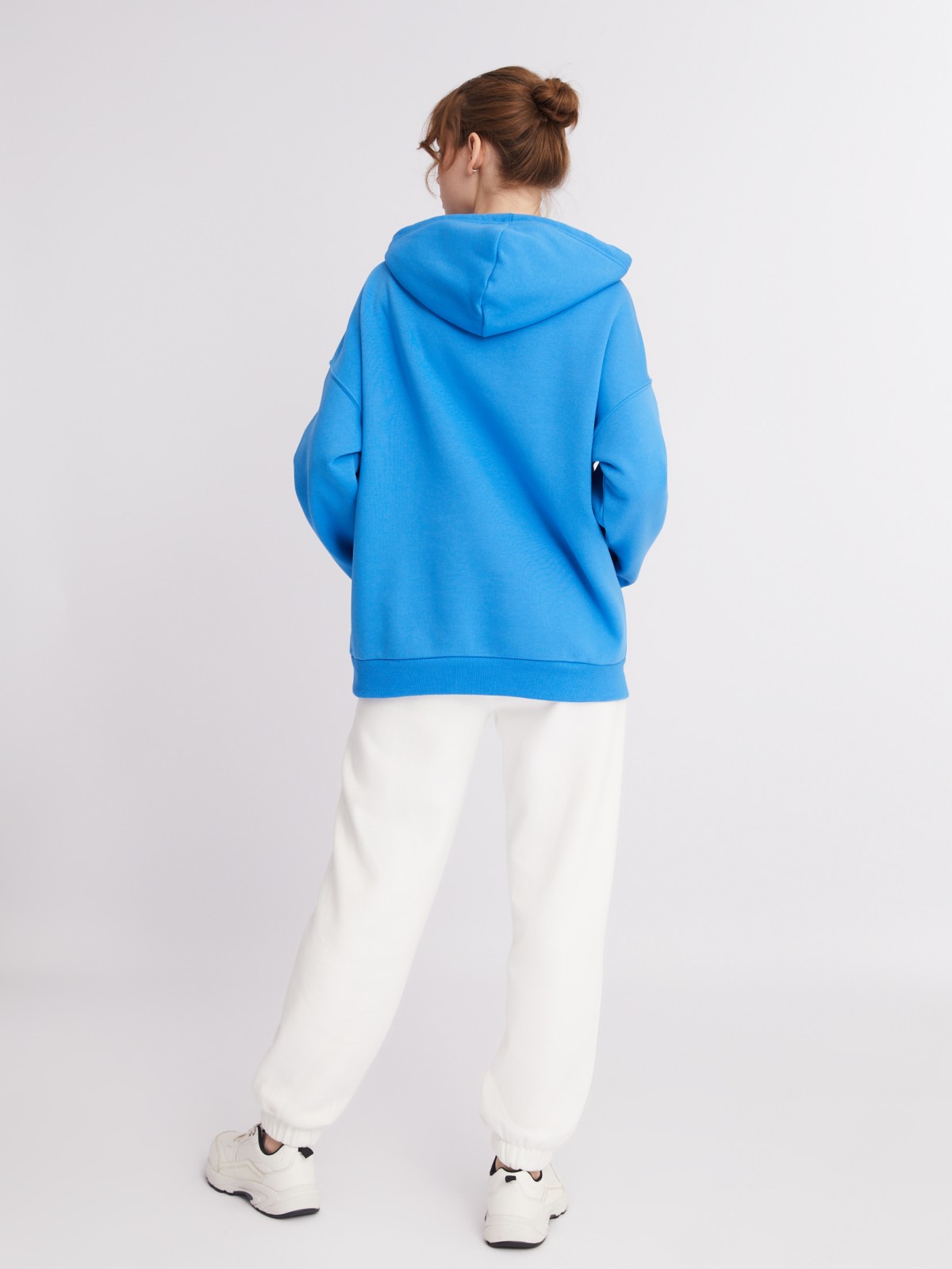Утеплённый худи оверсайз силуэта с капюшоном и карманом-кенгуру
