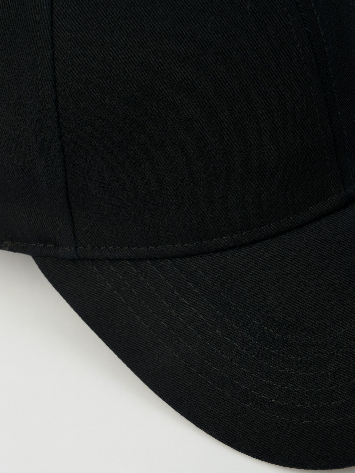 Бейсболка из хлопка с полукруглым козырьком