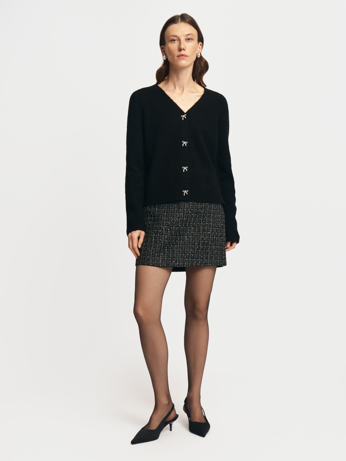 Вязаный короткий кардиган на пуговицах