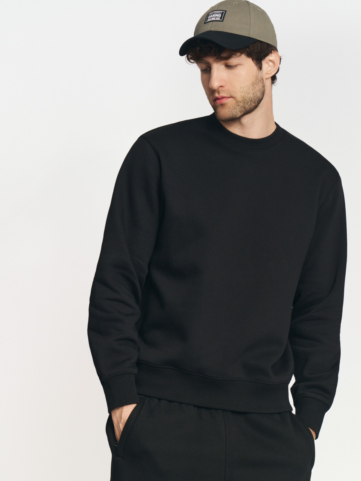 Утеплённый свитшот прямого кроя с длинным рукавом