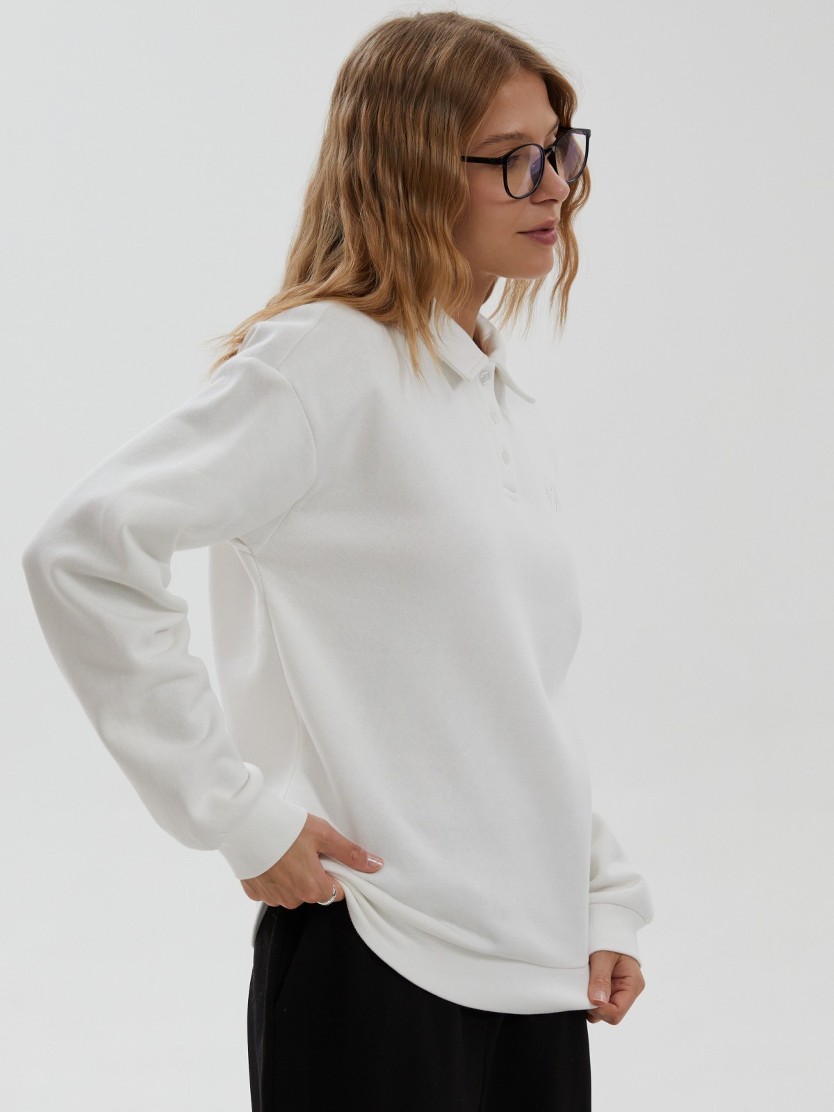 Утеплённый свитшот с воротником и начёсом