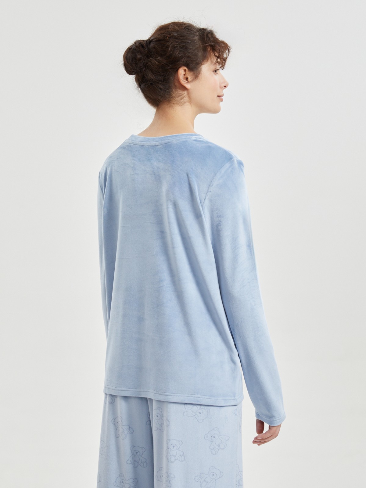 Джемпер-лонгслив из велюра с вышивкой