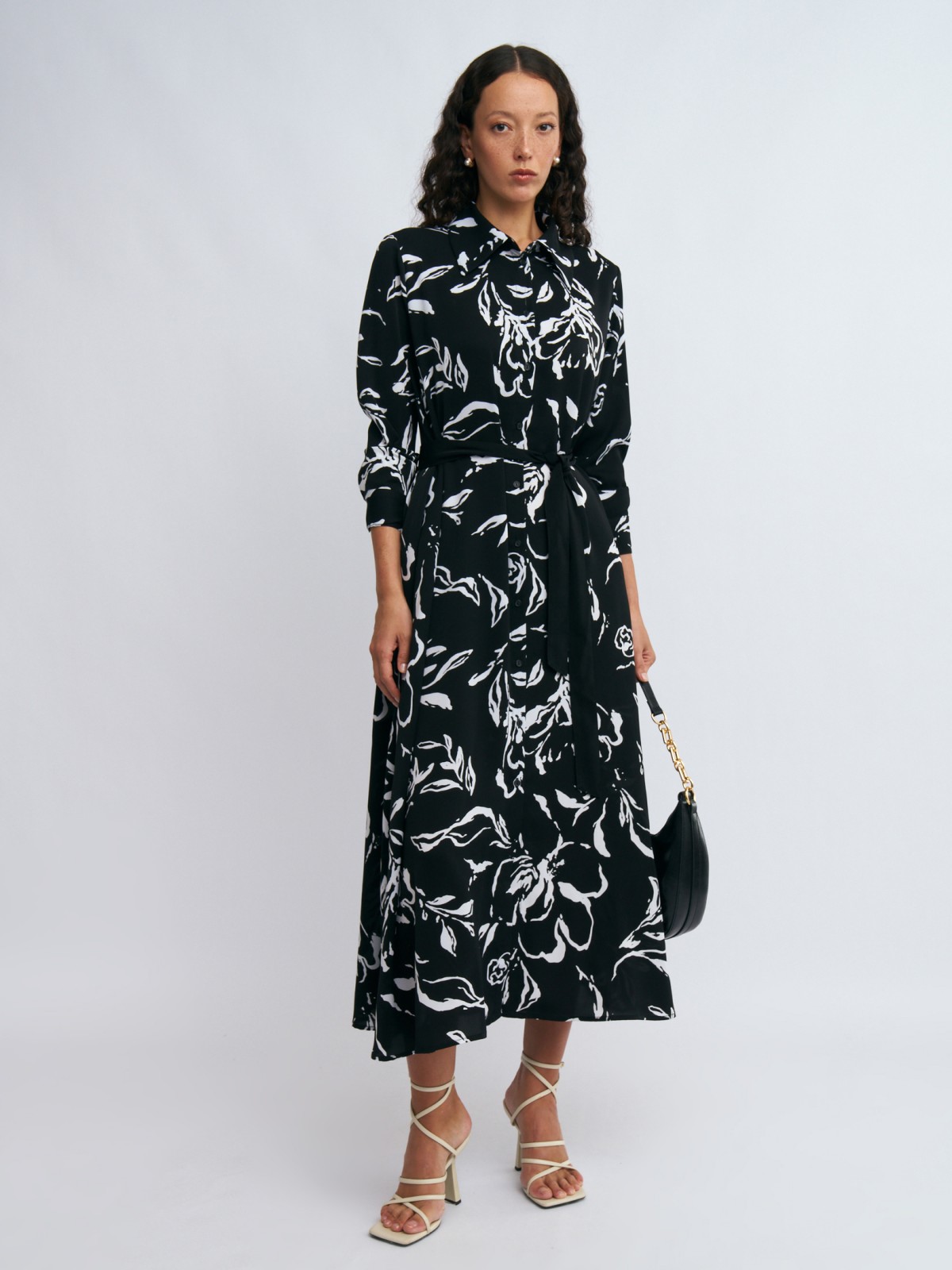 Платье-рубашка макси с цветочным принтом и ремнём