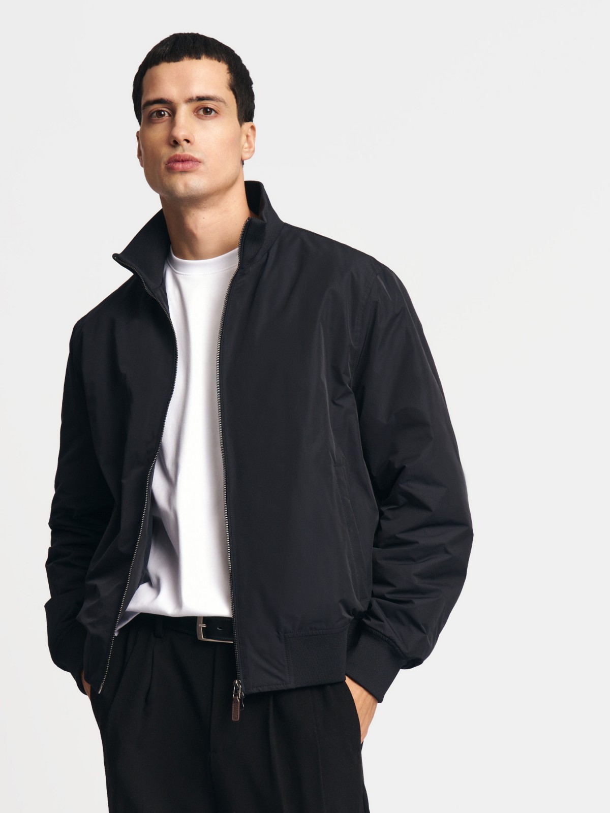 Утеплённая куртка-бомбер с воротником-стойкой