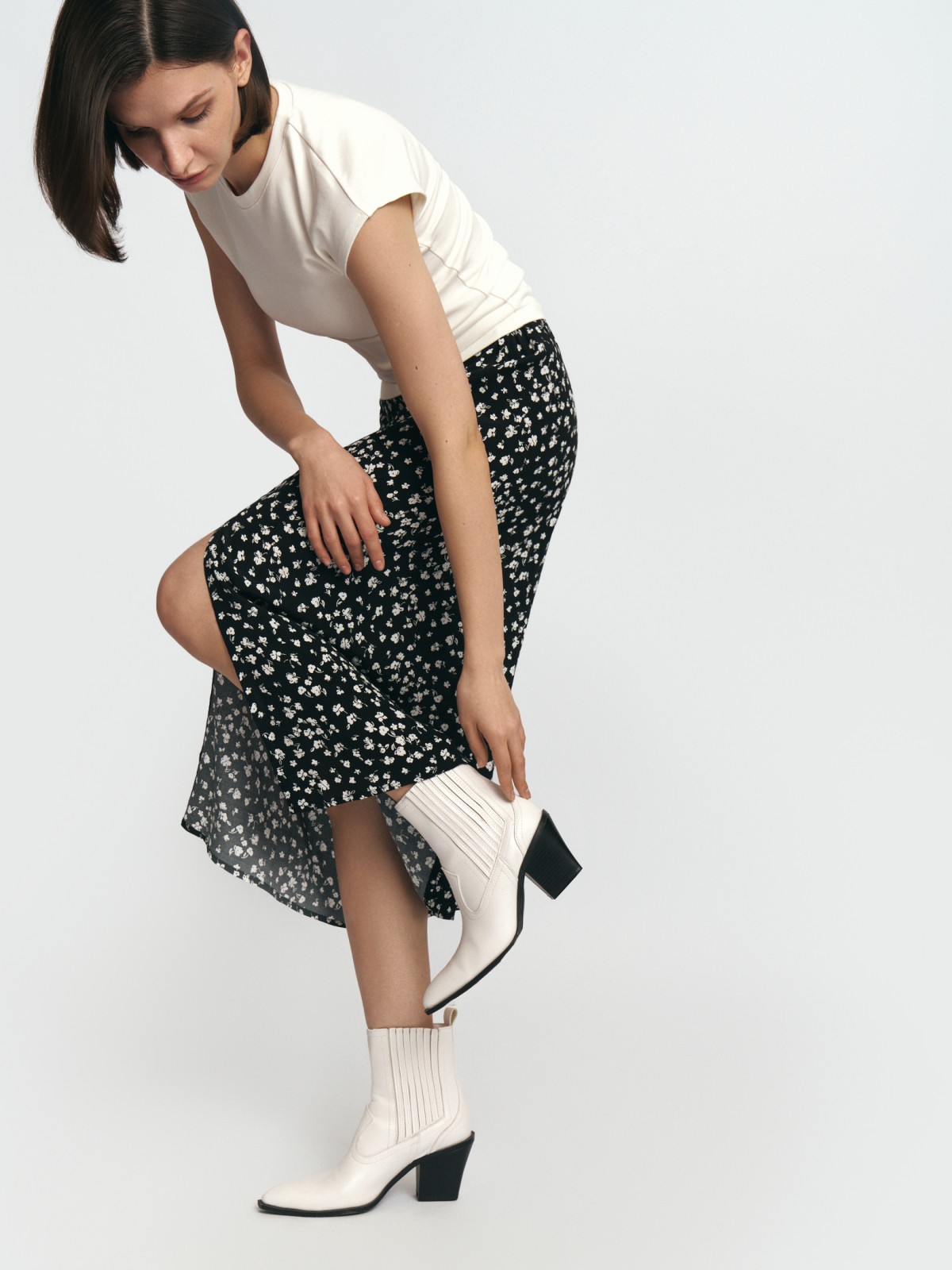 Юбка миди из вискозы на резинке с разрезом