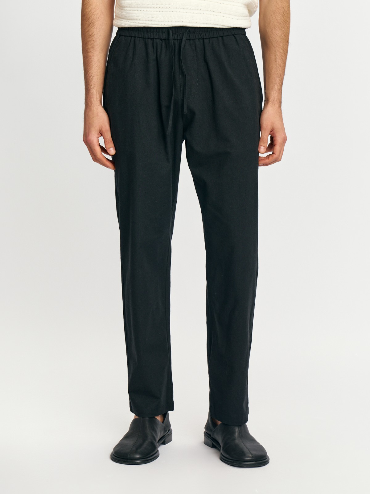 Льняные брюки на резинке с кулиской