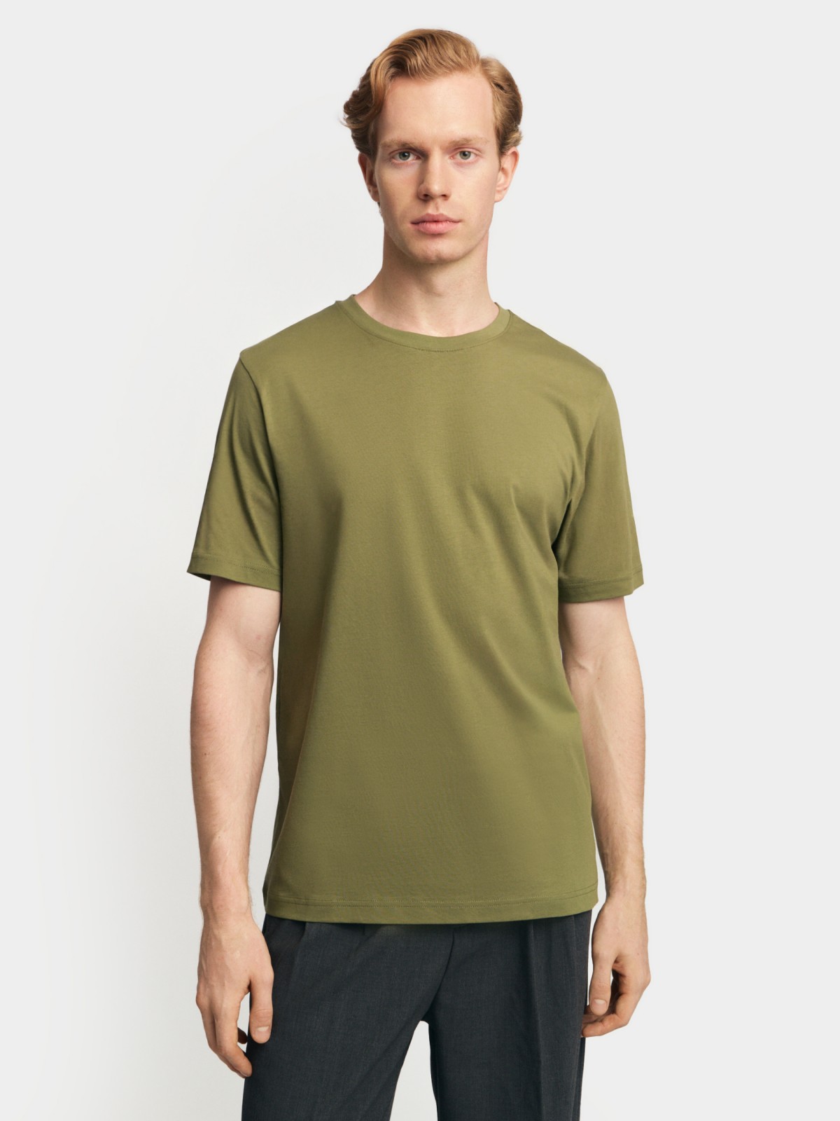 Однотонная футболка из хлопка