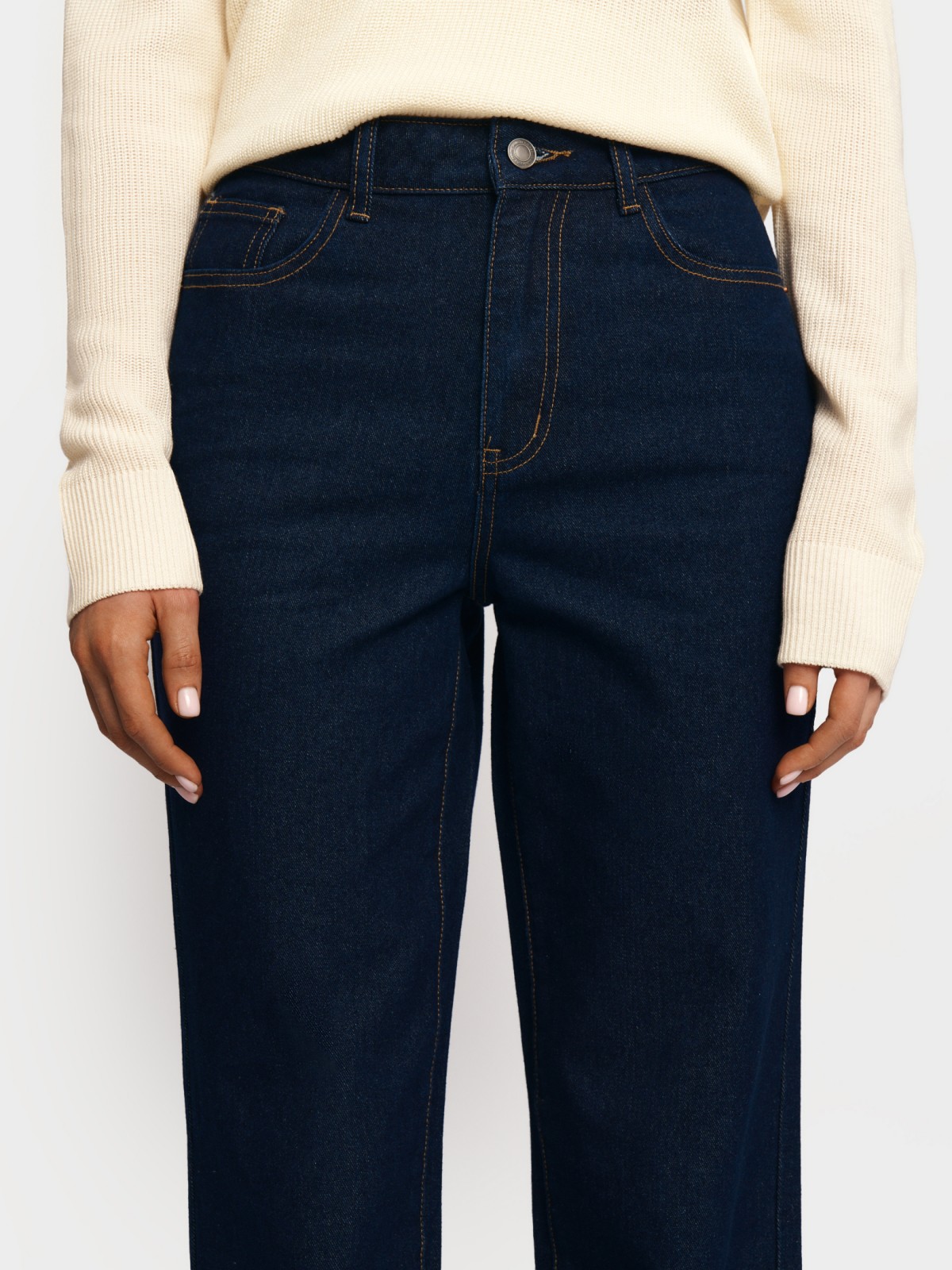 Джинсы прямого силуэта с высокой посадкой