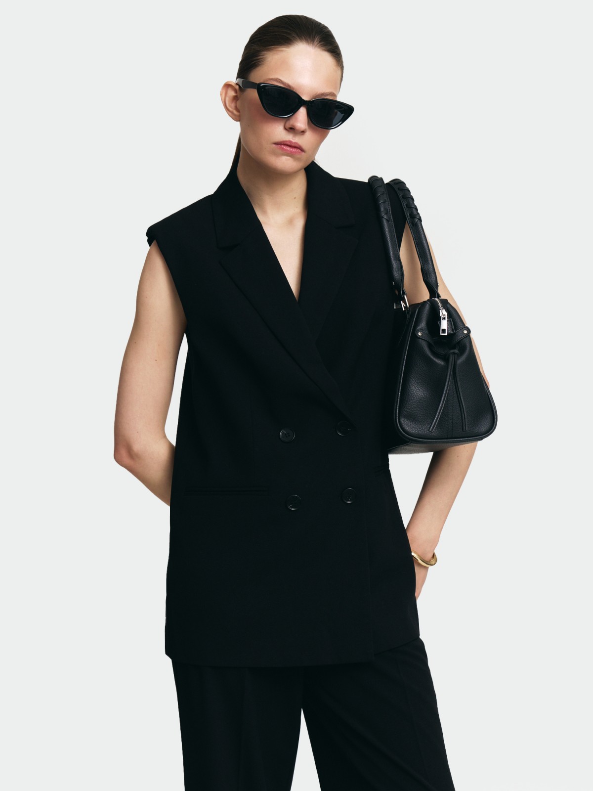 Классический удлинённый жилет на пуговицах