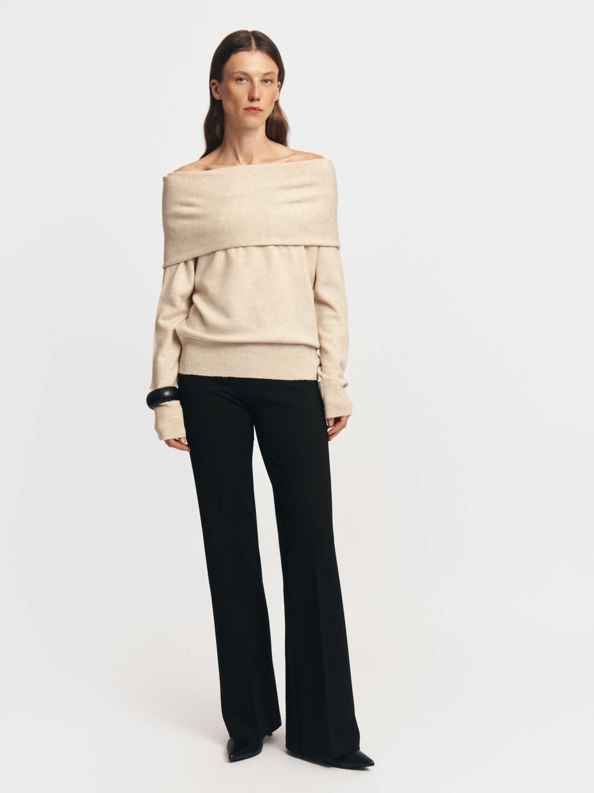 Вязаный джемпер с открытыми плечами