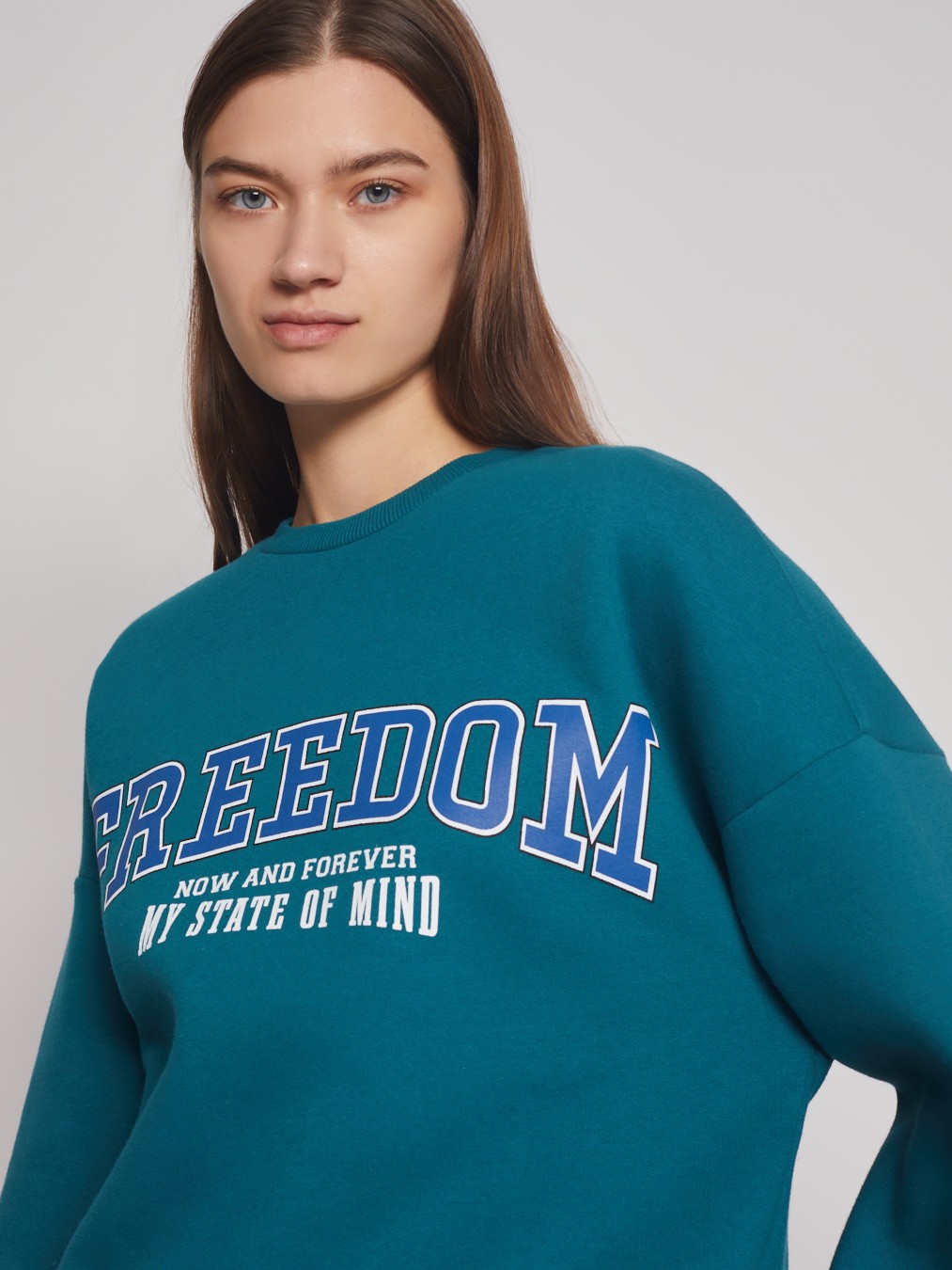 Утеплённый свитшот с принтом