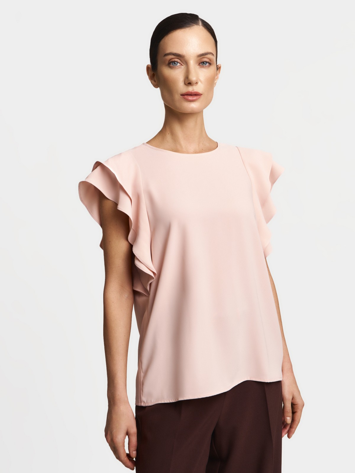 Топ-блузка с воланами на рукавах