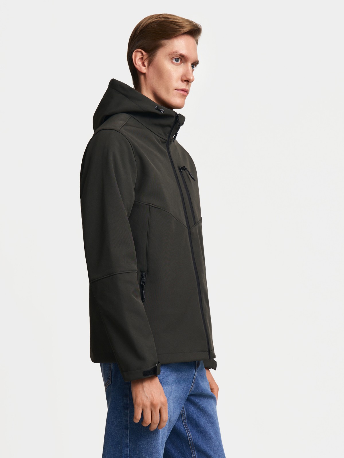 Лёгкая куртка-ветровка без утеплителя с капюшоном