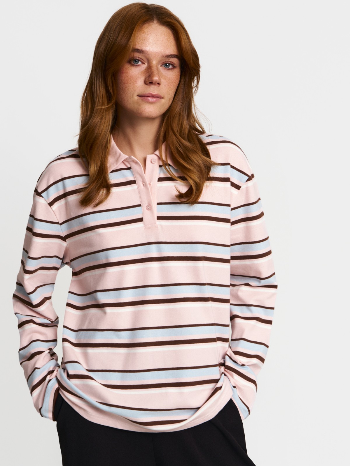 Трикотажный джемпер-лонгслив в полоску с воротником поло