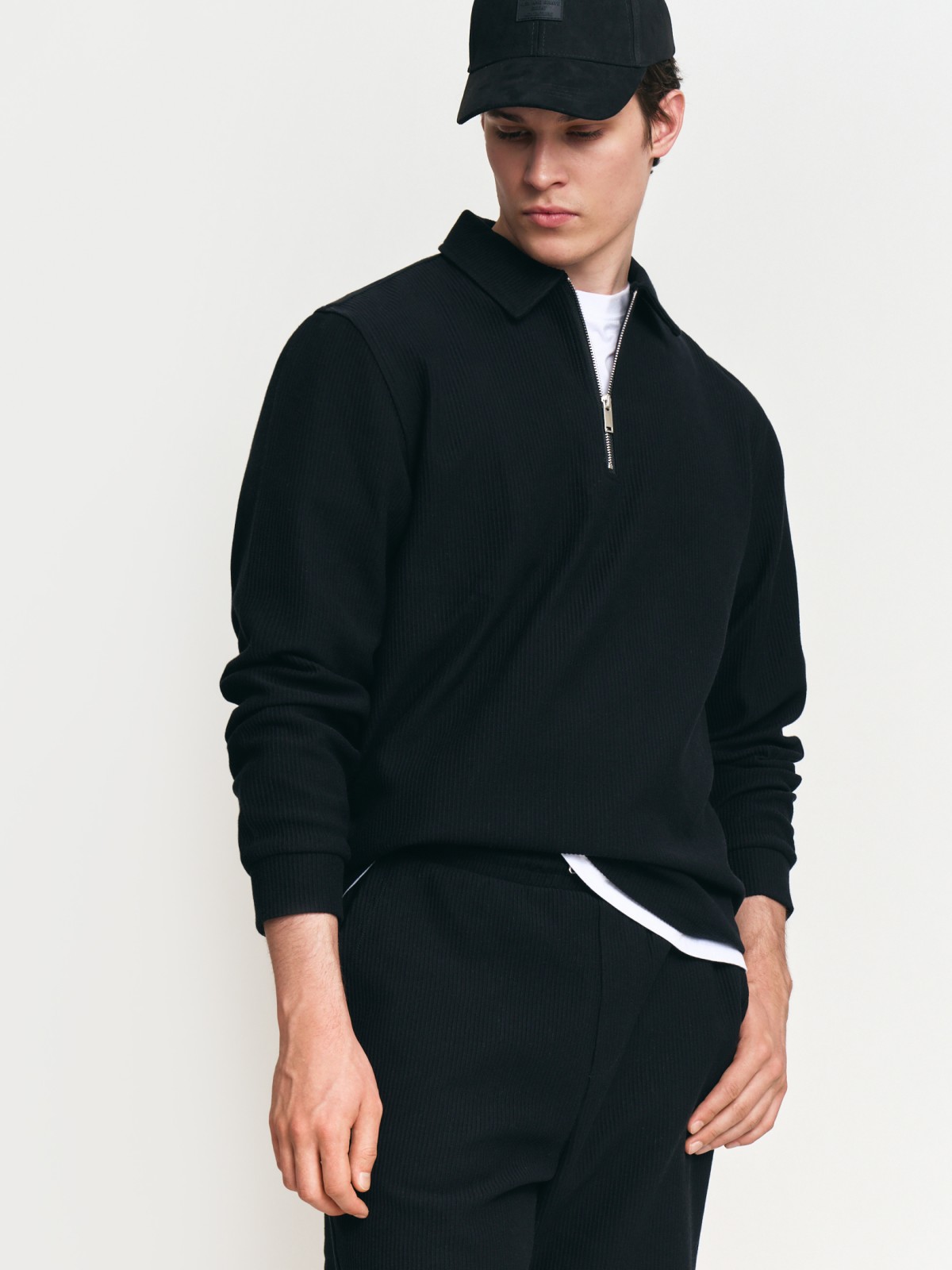 Трикотажные шорты на резинке