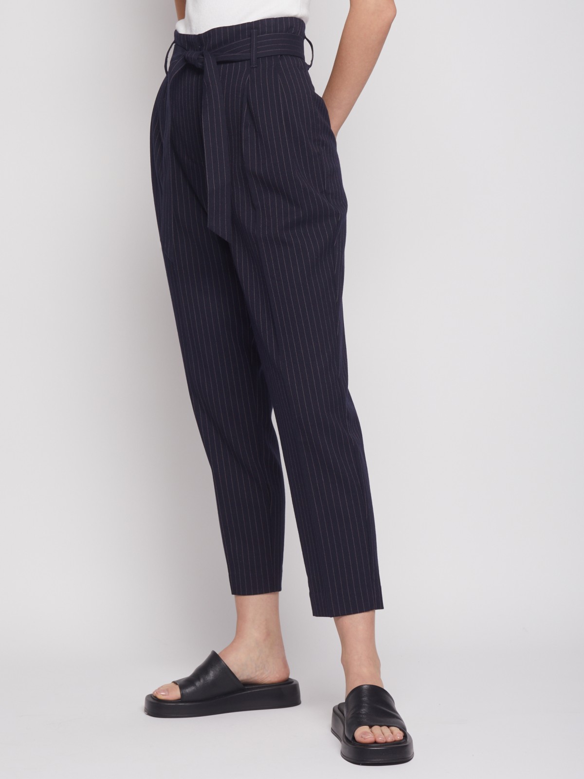 Брюки фасона Carrot с поясом Брюки фасона Carrot с поясом