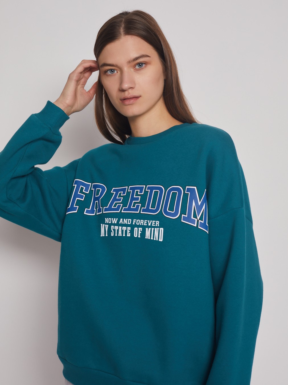 Утеплённый свитшот с принтом