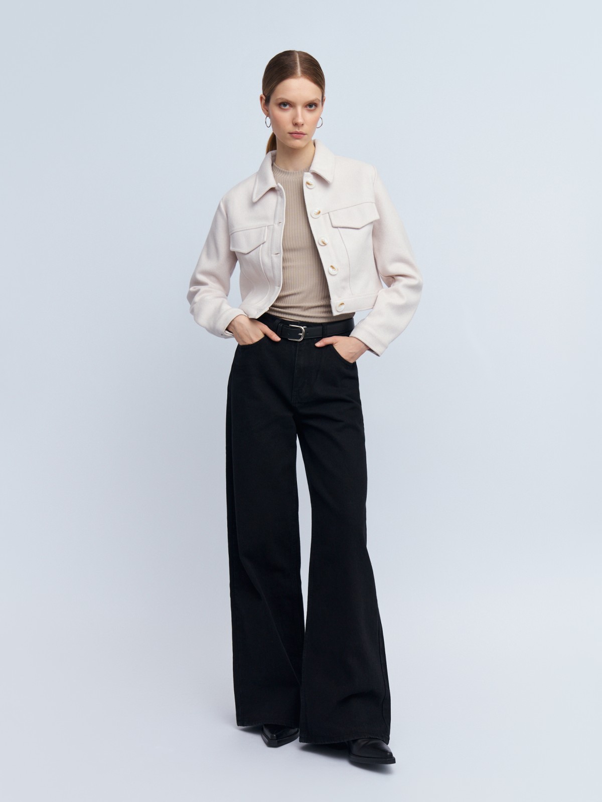 Укороченная куртка-жакет на пуговицах