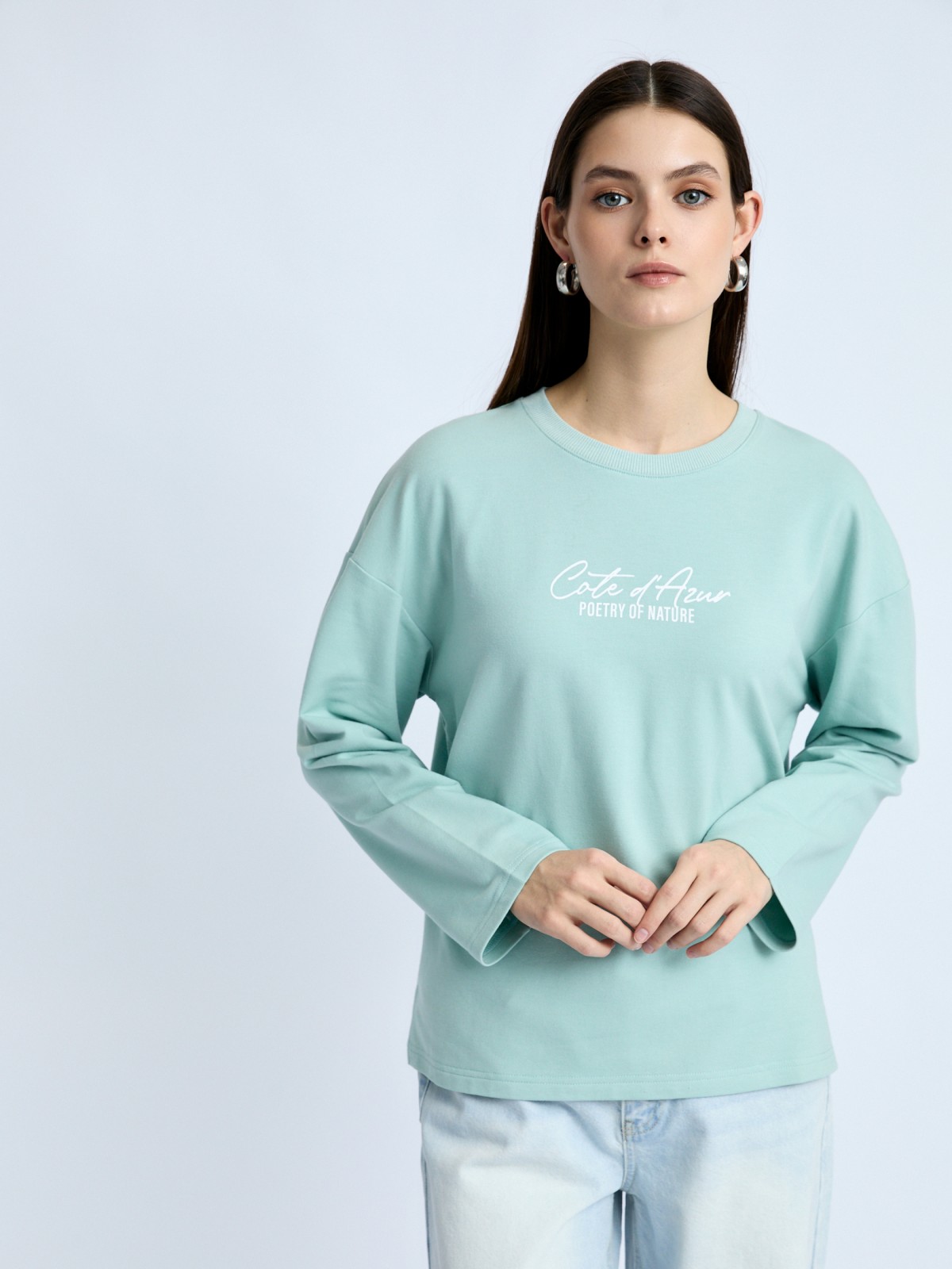 Трикотажный лонгслив с принтом-надписью