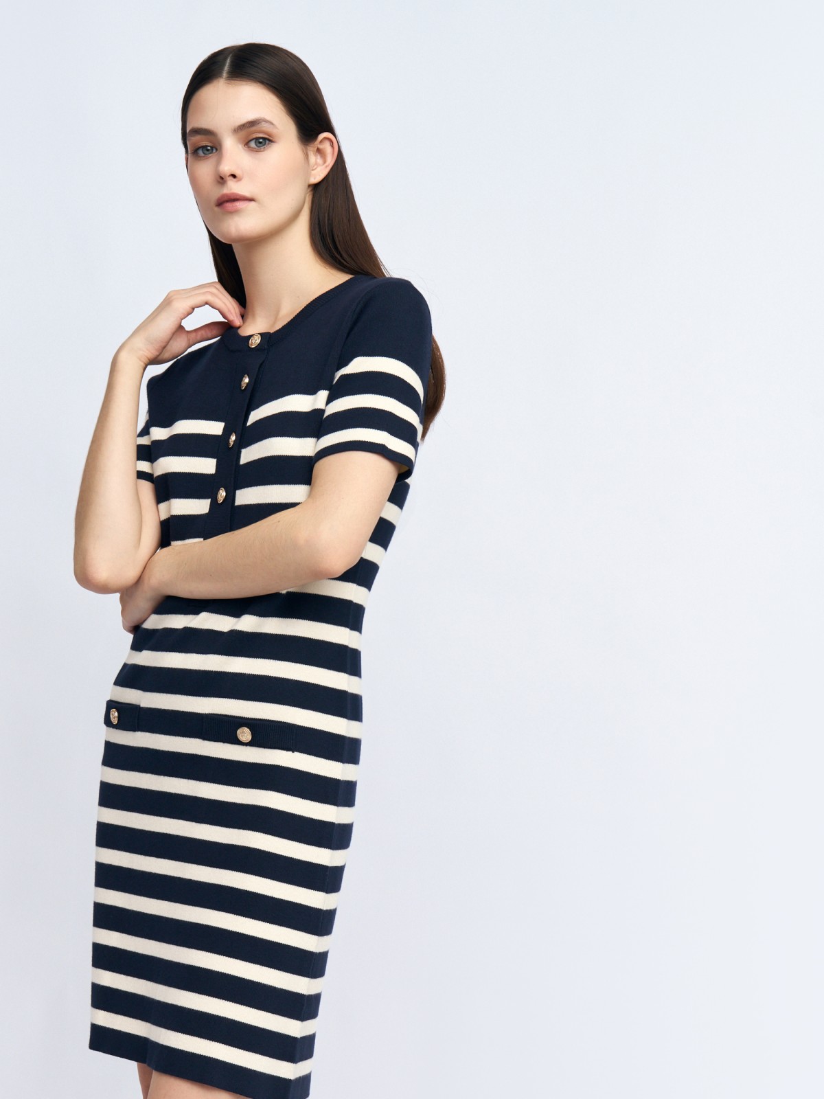 Трикотажное платье-футболка в полоску