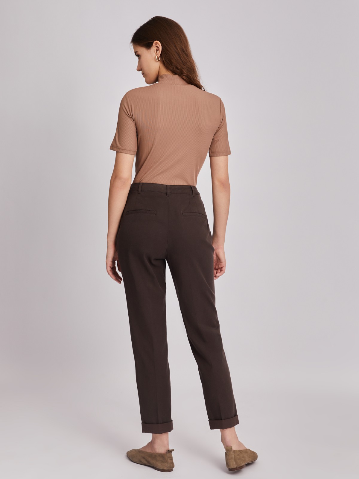 Брюки-чинос со средней посадкой