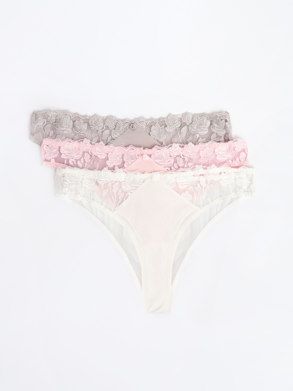 Набор трусов с кружевом 3 шт в комплекте 699₽