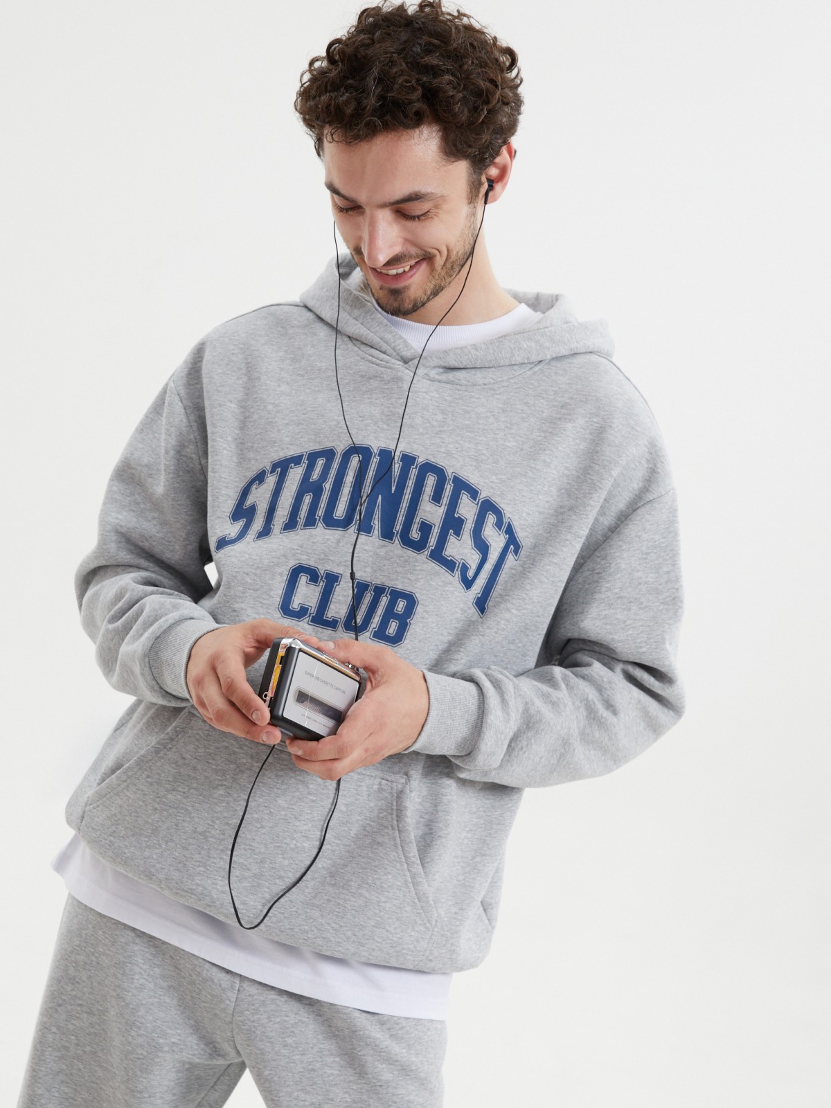 Худи с капюшоном и принтом 1599₽