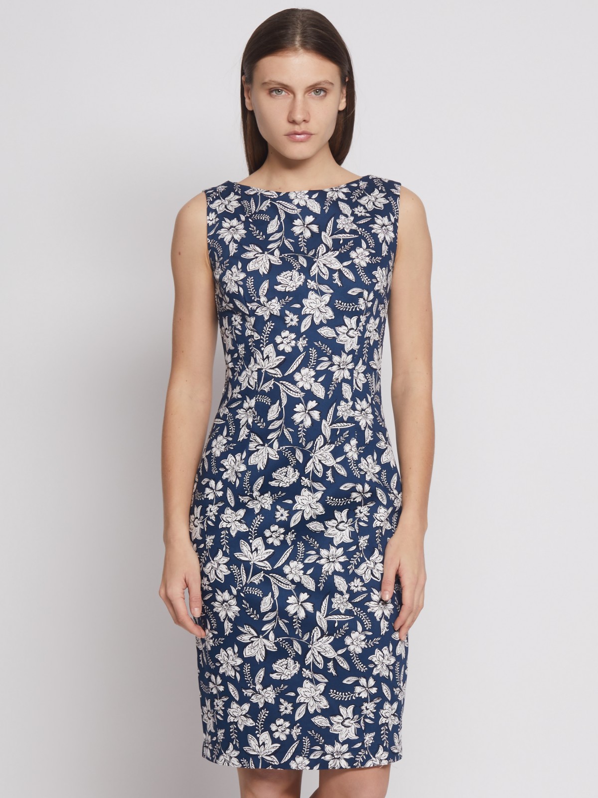 Принтованное платье-футляр без рукавов Принтованное платье-футляр без рукавов