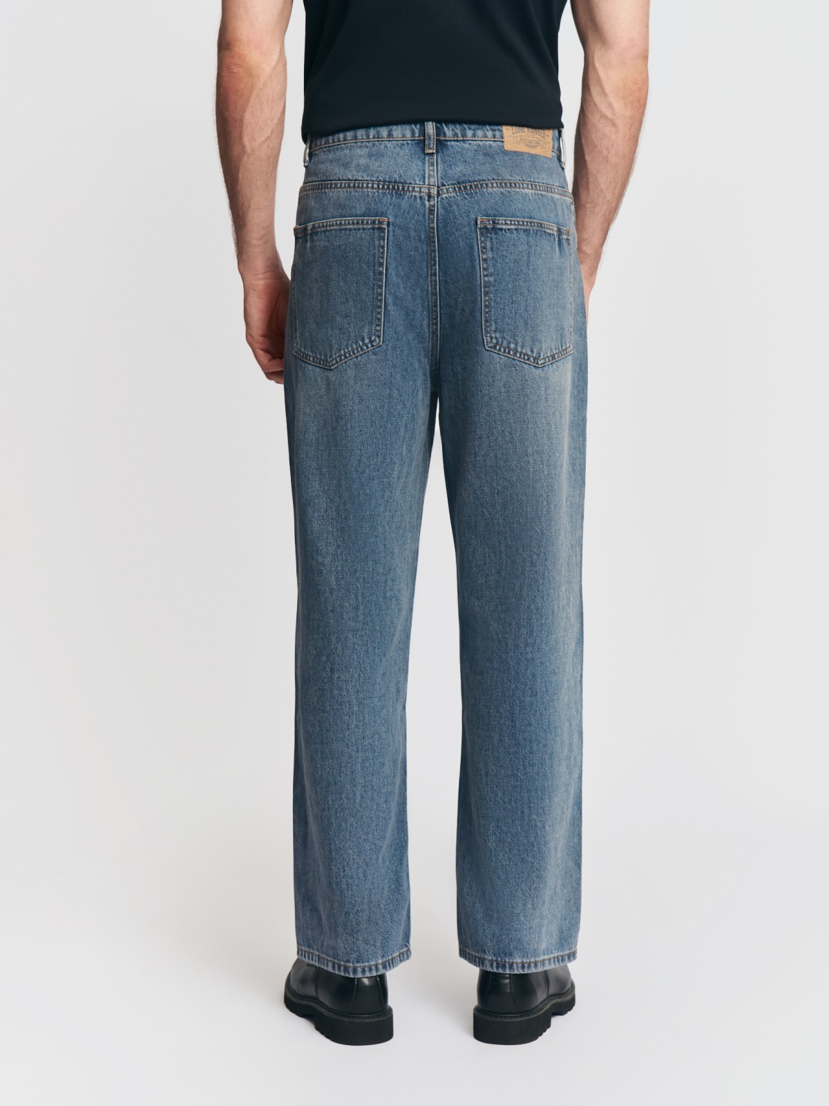 Джинсы фасона Wide