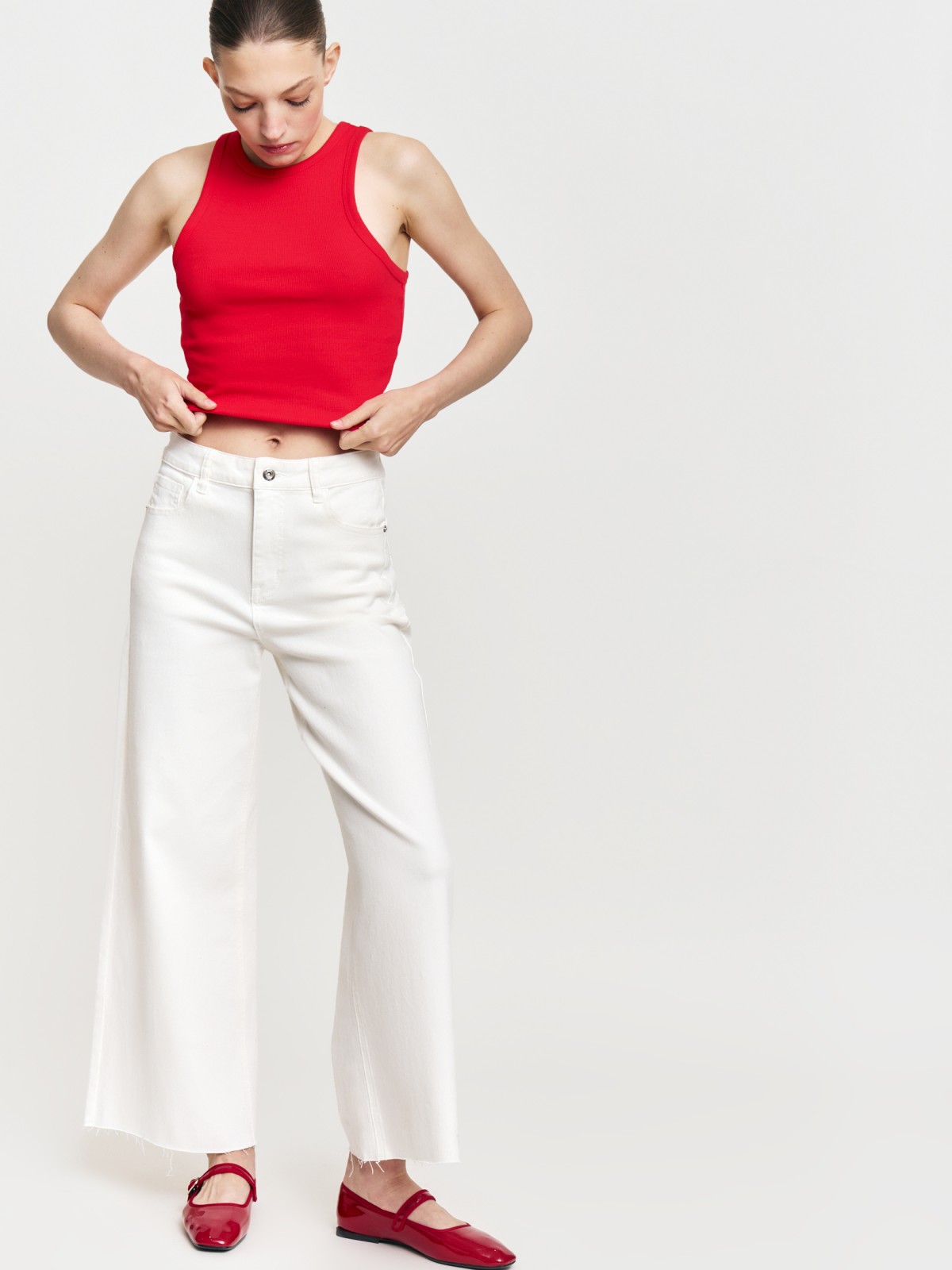 Майка-топ из хлопка без рукавов 499₽