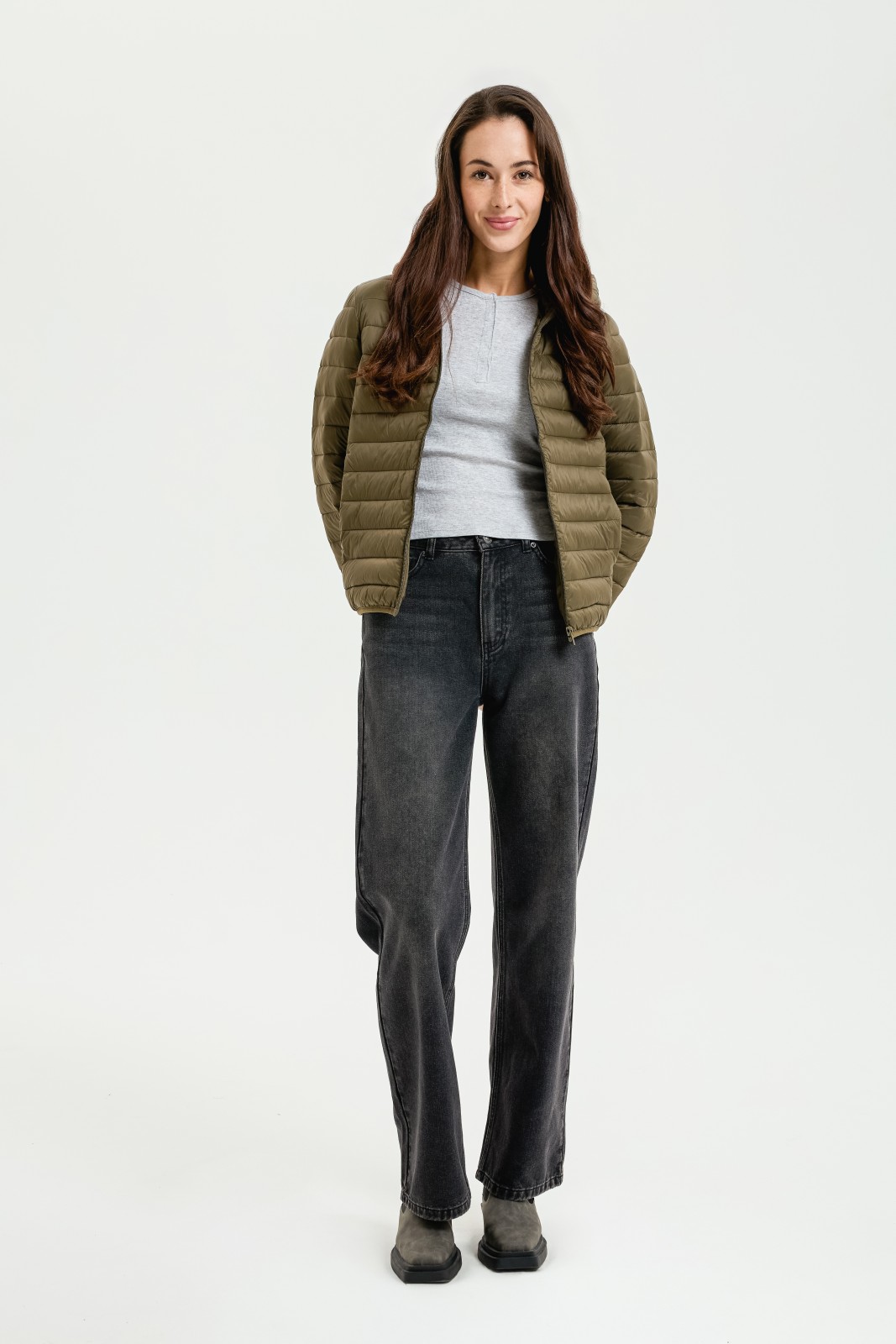 Тёплая стёганая куртка с капюшоном