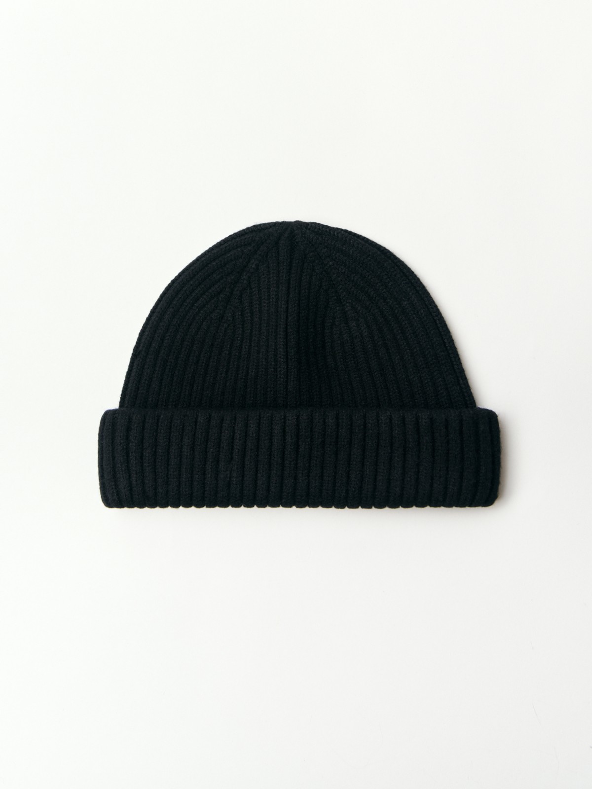 Вязаная шапка-бини