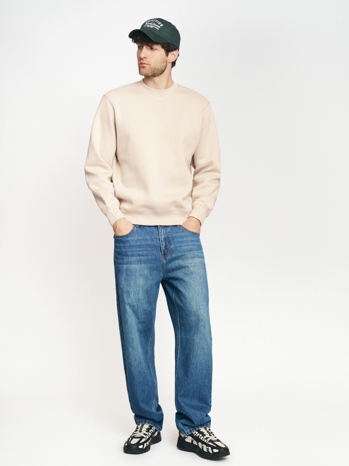 Утеплённый свитшот прямого кроя с длинным рукавом